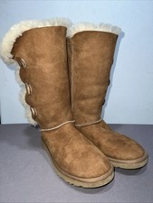 UGG AUSTRALIA Bailey Button Triplet Boots Chestnut Suede Sheepskin Womens Sz 6