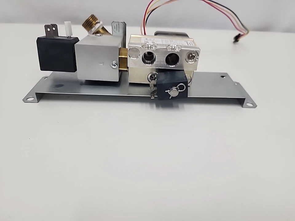 12016519 Imán de válvula de cocina Gaggenau Foto 2 de 4