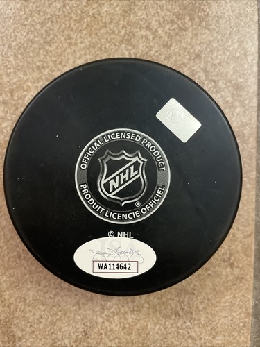 Eric Lindros HOF Signed/Insc HOF Philadelphia Flyers Logo Hockey Puck JSA - Picture 4 of 4