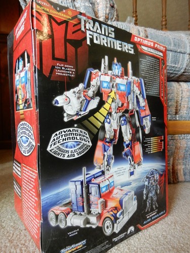 TRANSFORMERS OPTIMUS PRIME AUTOBOT LEADER CLASS SEALED - Picture 5 of 6