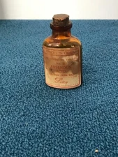 Vintage Eli Lilly Poison glass Arsenous Acid 1/4gr tablets Embossed Poison EMPTY