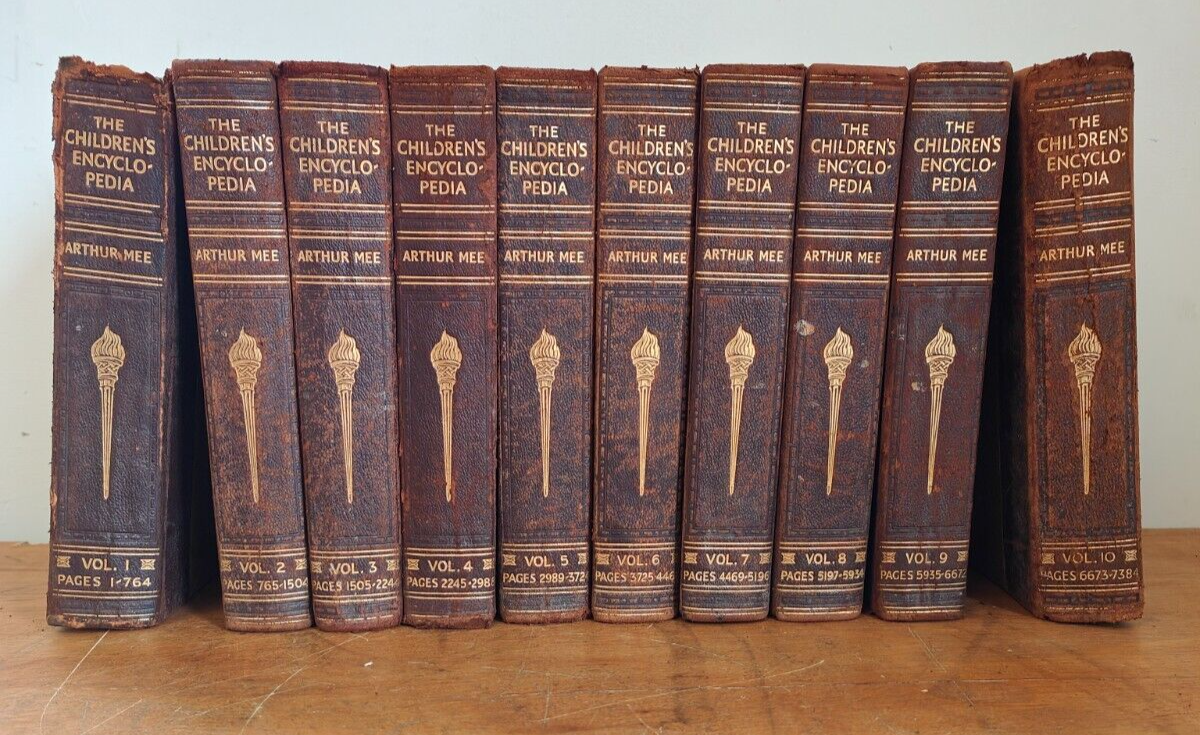 10 x THE CHILDREN'S ENCYCLOPEDIA by ARTHUR MEE Vintage Book Series