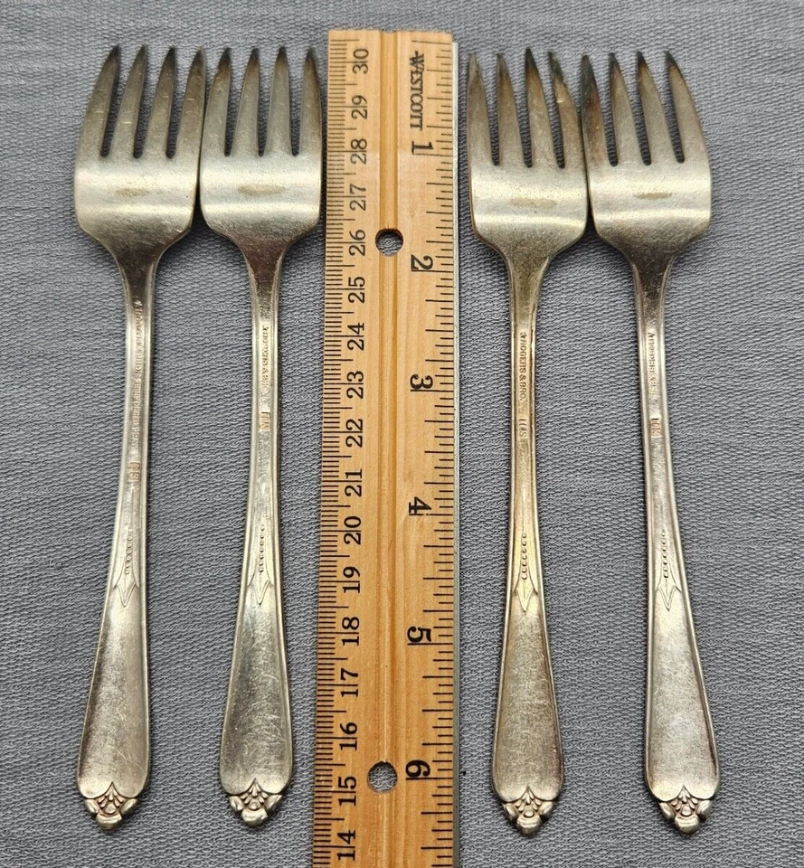 Juego de 4 tenedores de ensalada de inspiración de colección Rogers & Bros IS (plato plateado, 1933) 6,5 pulgadas Foto 3 de 4
