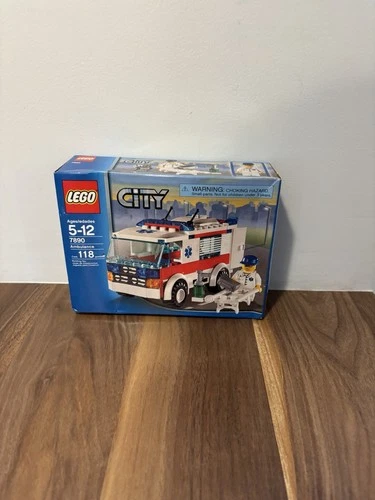 LEGO City 7890 Ambulance New NISB Sealed Rare Toy