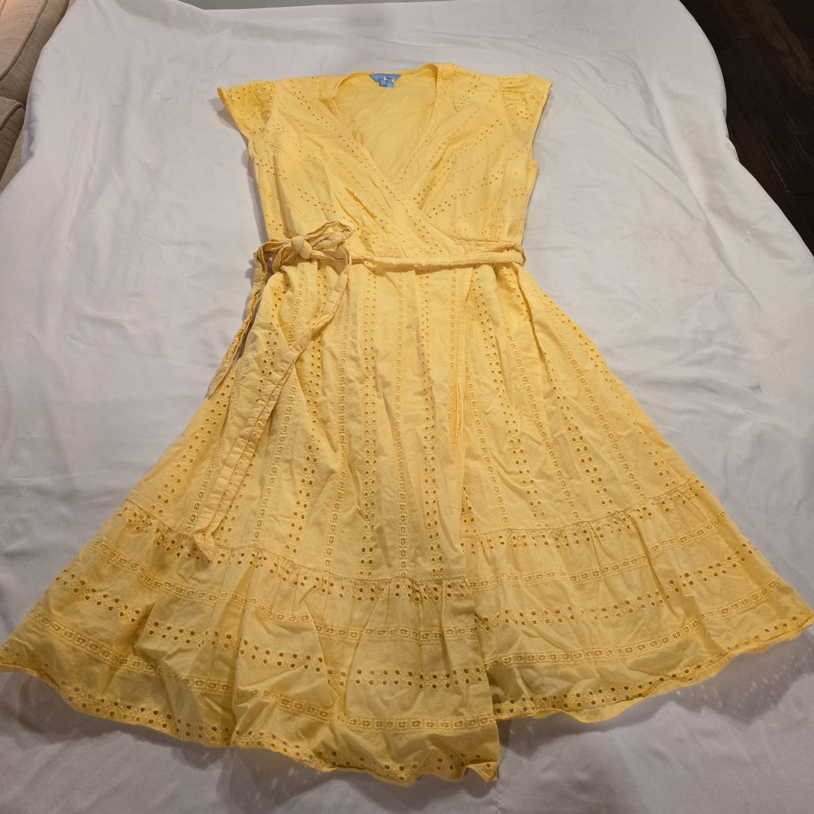 Picture 2 of 8