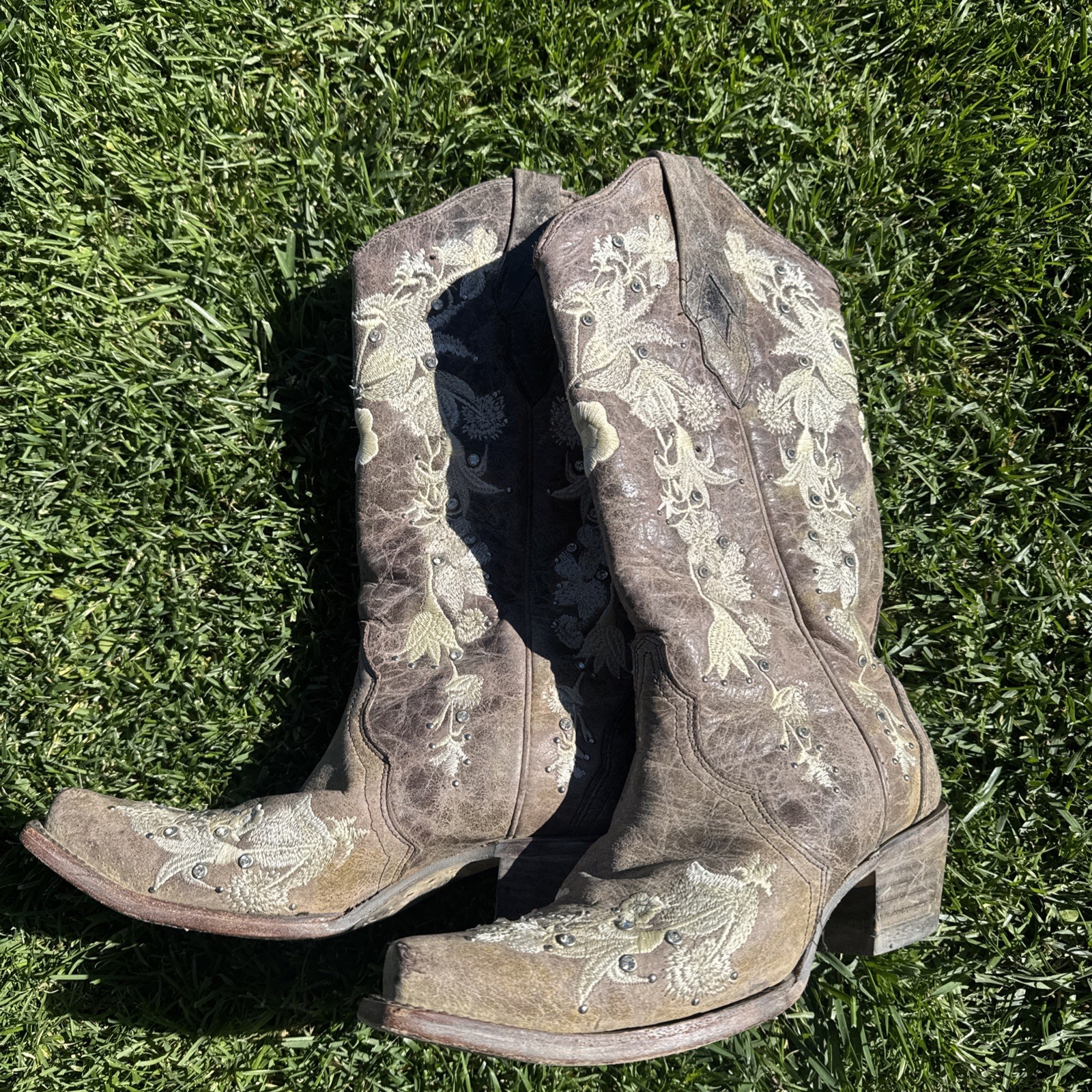 Women's 9 CORRAL WOMEN'S CRATER WITH BONE EMBROIDERY WESTERN BOOTs