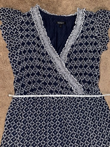 Express Navy & White Cotton Blue & White Eyelet Lace Faux Wrap Dress Sz Med - Picture 10 of 11