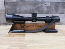 vortex razor hd lht 4.5-22x50 Ffp Xlr-2 Moa