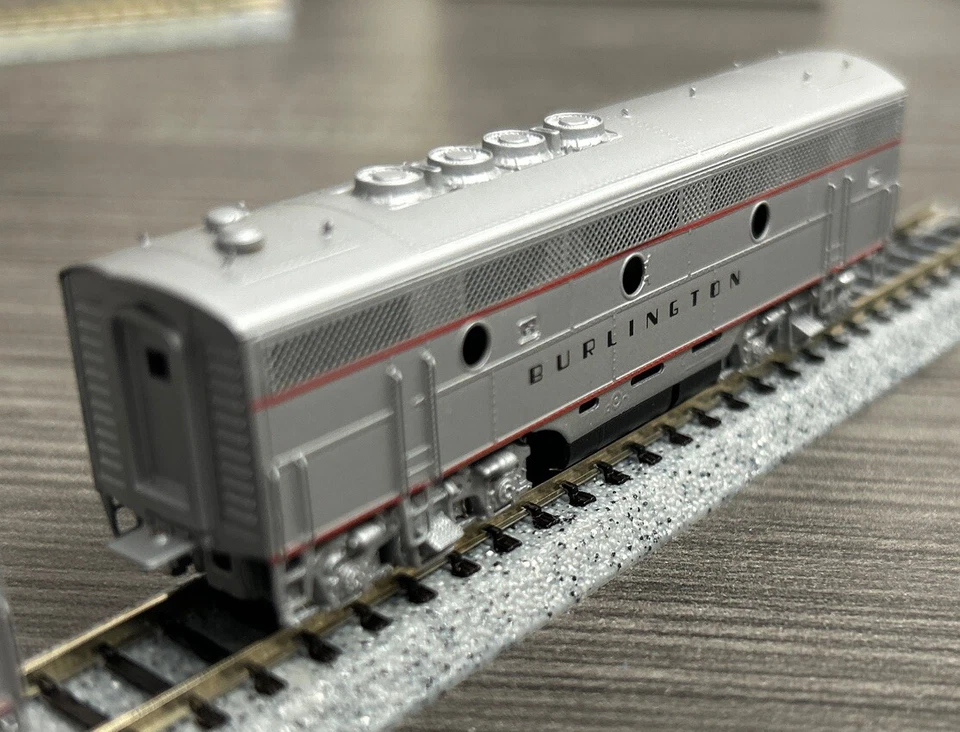 Hallmark Models N Brass EMD F3 Phase II A&B Locomotive Set CB&Q LNIB! - Image 4 of 4