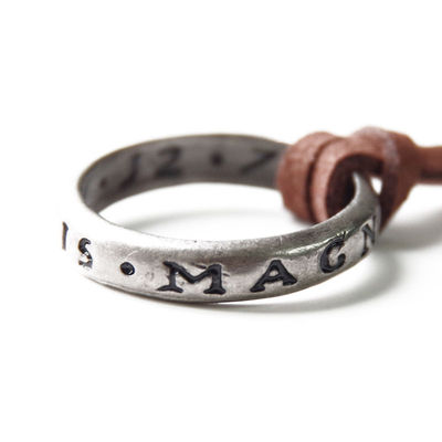 Uncharted Nathan SIC PARVIS MAGNA Drake Ring Pendant Cord Chain Necklace  UK
