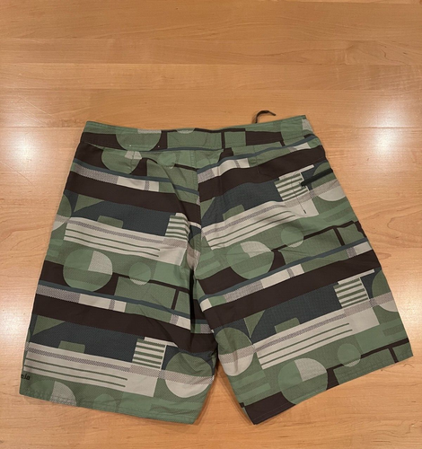 Patagonia Board Shorts Mens 34 Green Geometric 9" inseam - Picture 9 of 9