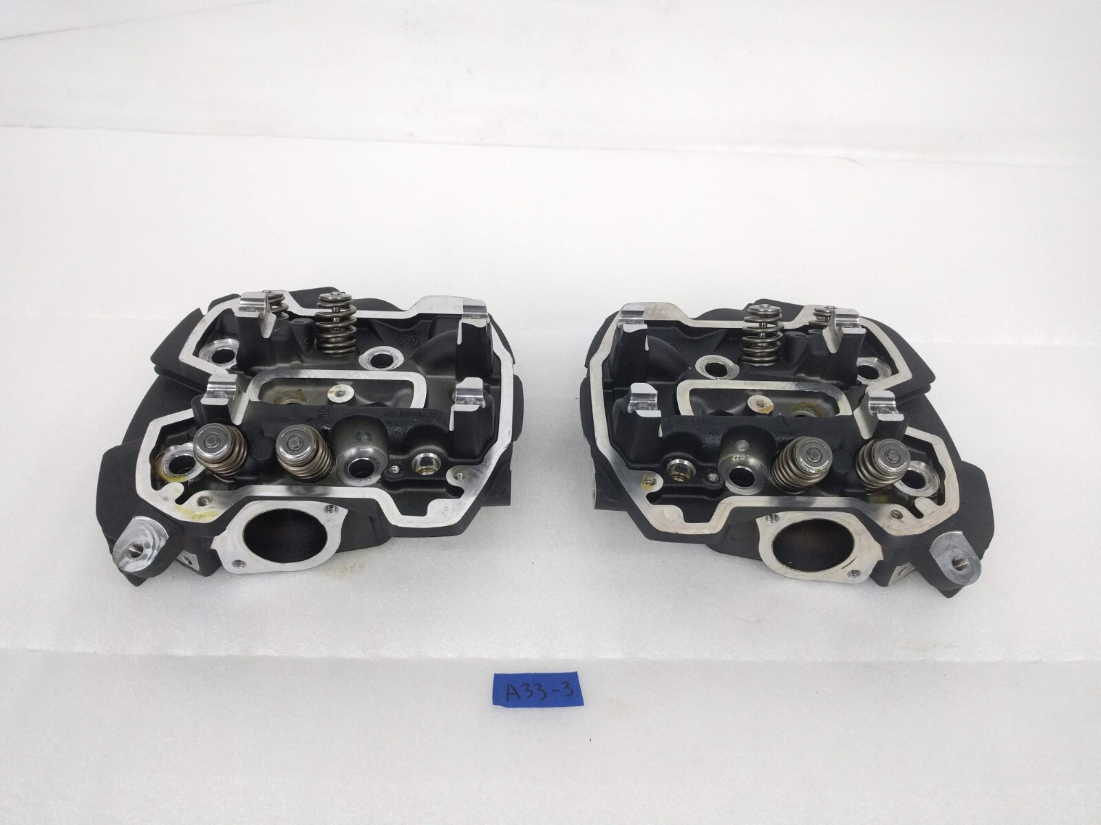 OEM Harley-Davidson 2017-2022 Milwaukee 8 Cylinder Heads 16500404  