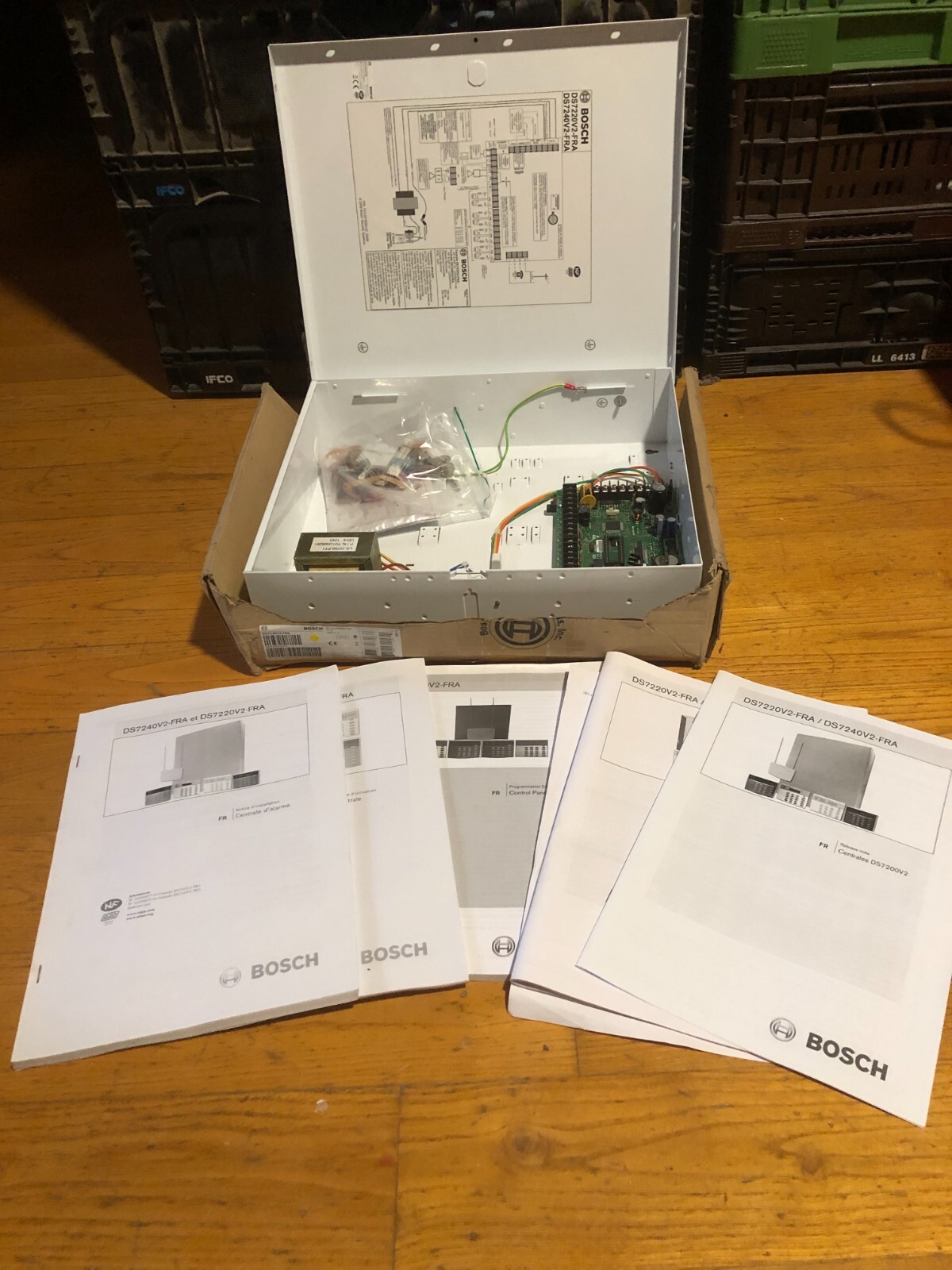 Centrale DS7240 V2 FRA pour sécuriser une maison à étage