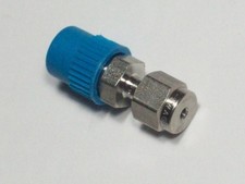 1- Swagelok Stainless Steel Connector, 1/16" OD Tube x 1/16" MNPT, SS-100-1-1