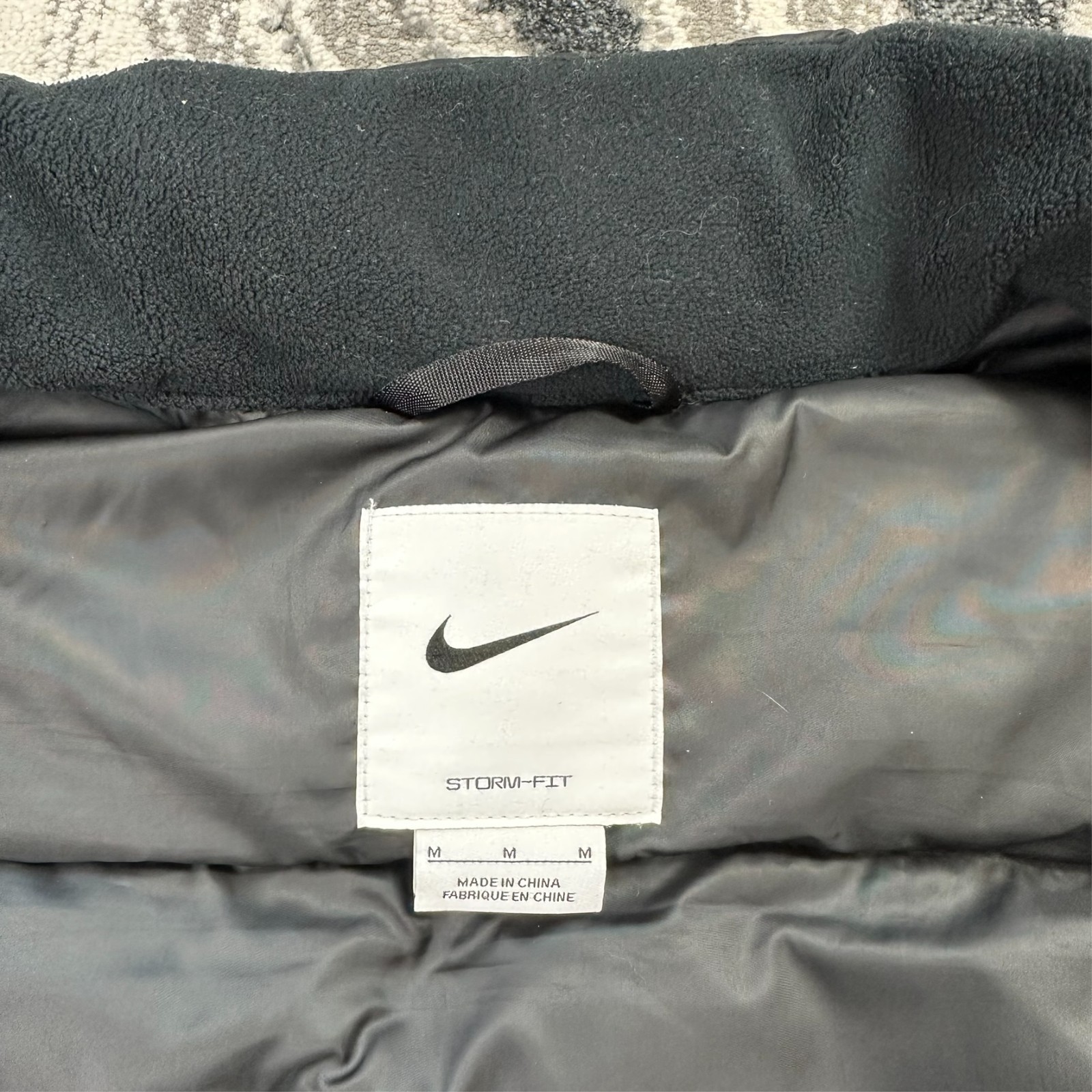 VTG Nike Liverpool FC Black Primaloft Oversized Med Puffer Vest Gilet Bodywarmer image 4