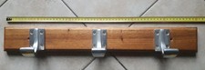 3 Pateres porte-manteaux alu vintage sur support chêne 60 cms