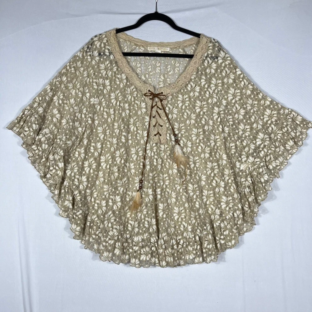 Boston Proper Floral Lace Poncho Top L Beige Ruffled Feather Beaded Hippie Boho