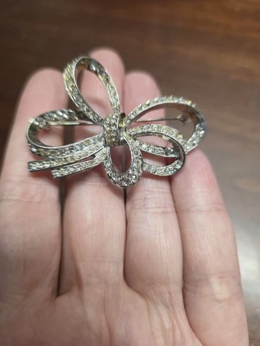 Vintage Carolee Bow Brooch Rhinestones Ribbon Silver Tone Signed Jewelry
