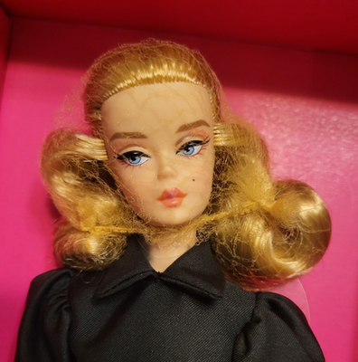 NRFB BARBIE SIGNATURE BEST IN BLACK SILKSTONE DOLL 2019 BLONDE