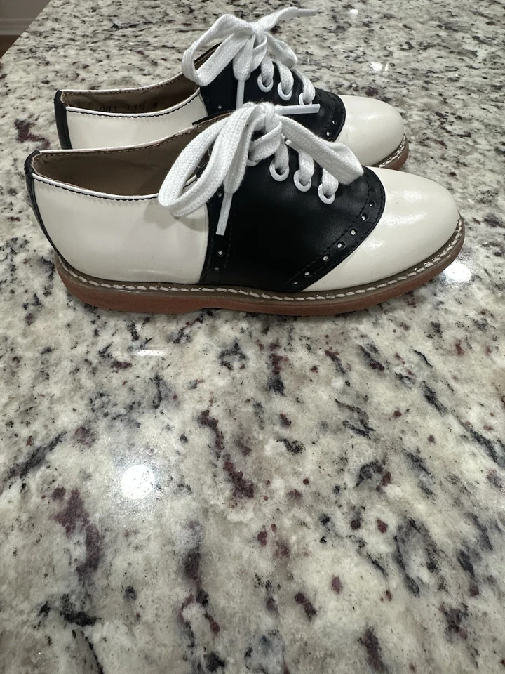 Kesco Kids Saddle Shoes Black And White Size 13.5 - Image 2 of 4