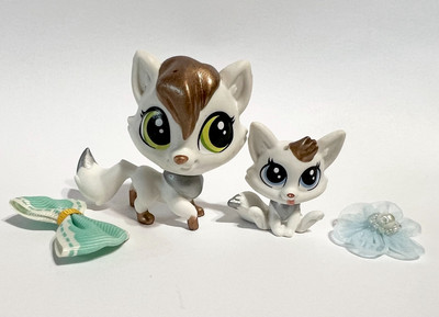 Littlest Pet Shop Pets In The City Fox #45 Lulu Foxley & #46