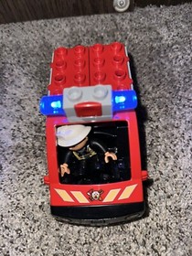 Lego Duplo #5601 FIRE STATION & #4977 FIRETRUCK
