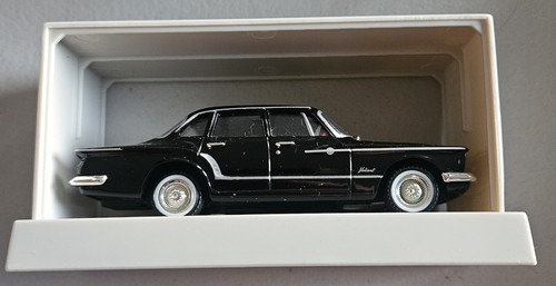 The Originals TRAX TR35 Black Chrysler R Series Valiant 1:43 - Picture 2 of 10