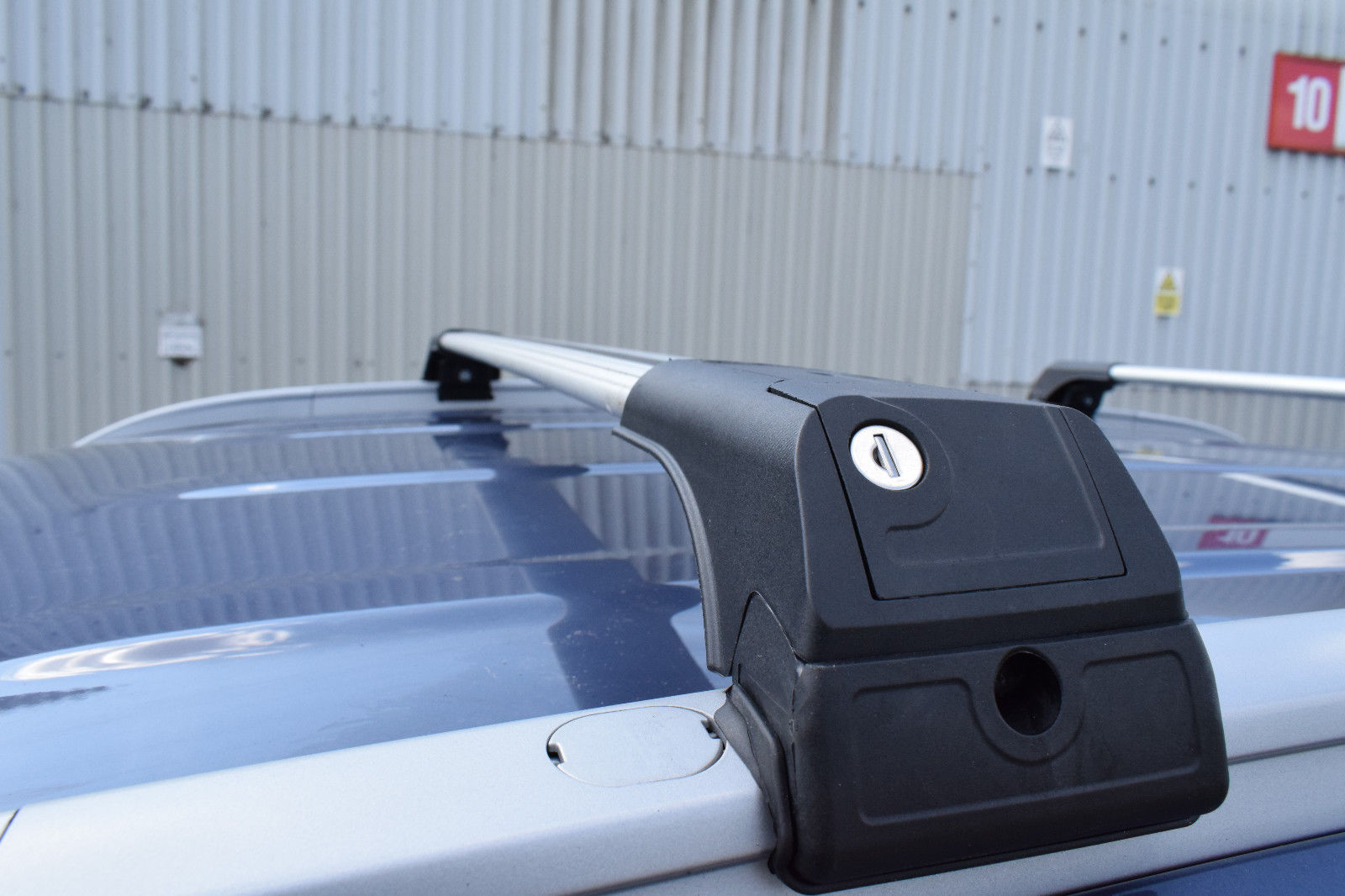 fits KIA SPORTAGE 20102016 ANTI THEFT ALUMINIUM CROSS BARS RACK 75 KG LOADING eBay