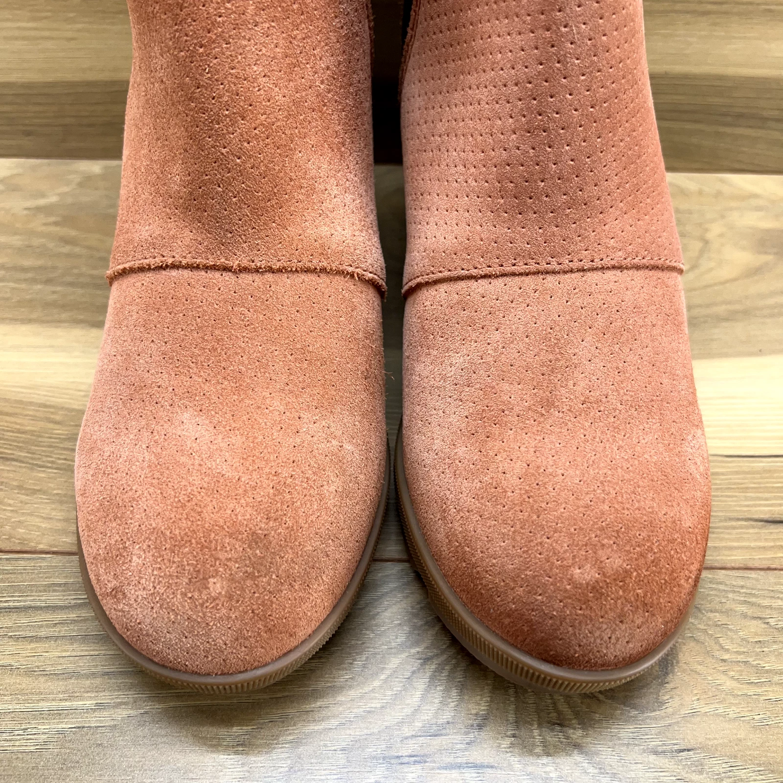 sorel wedge suede joan of arctic chelsea boots