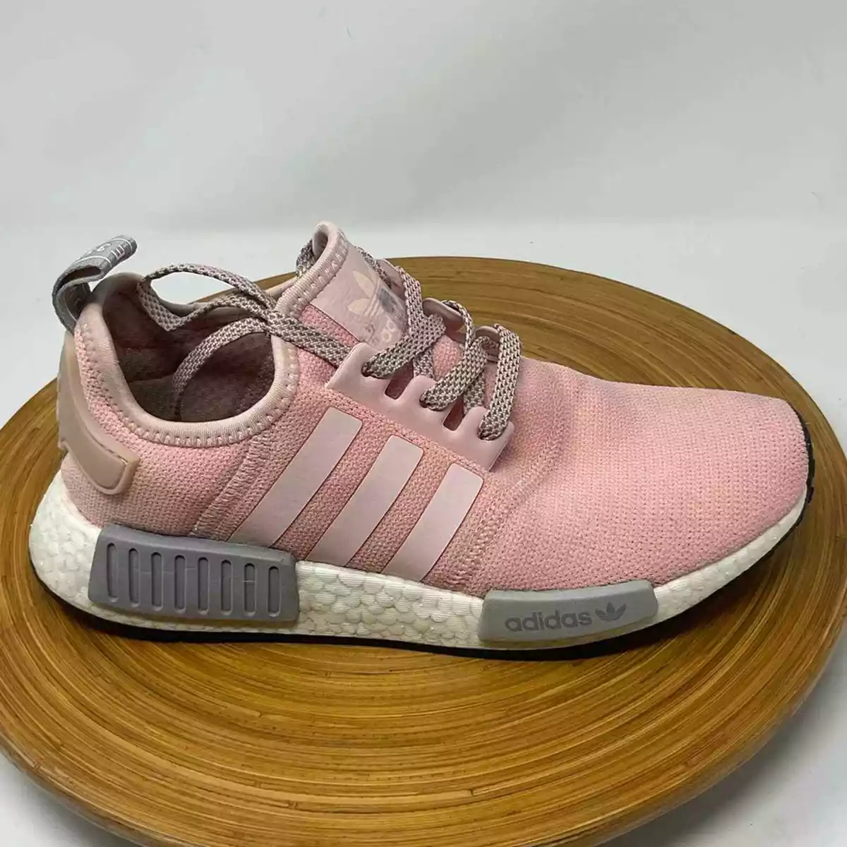 Adidas nmd womens grey and pink cheap
