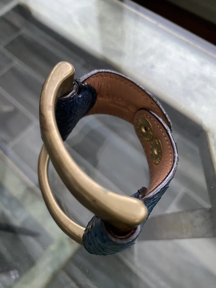 Brazalete de cuero J&M Davidson color azulado azul hecho en España Foto 4 de 4