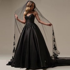 Sweetheart Lace Appliques Sleeveless Wedding Dress Buttons Zipper Bridal Gown