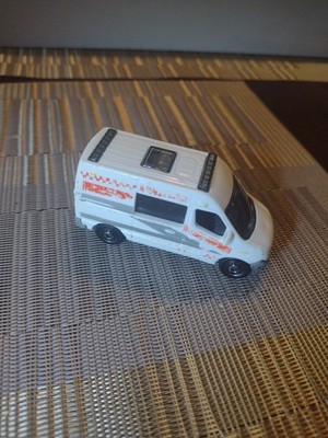 Matchbox: Renault Master Ambulance   White  B40