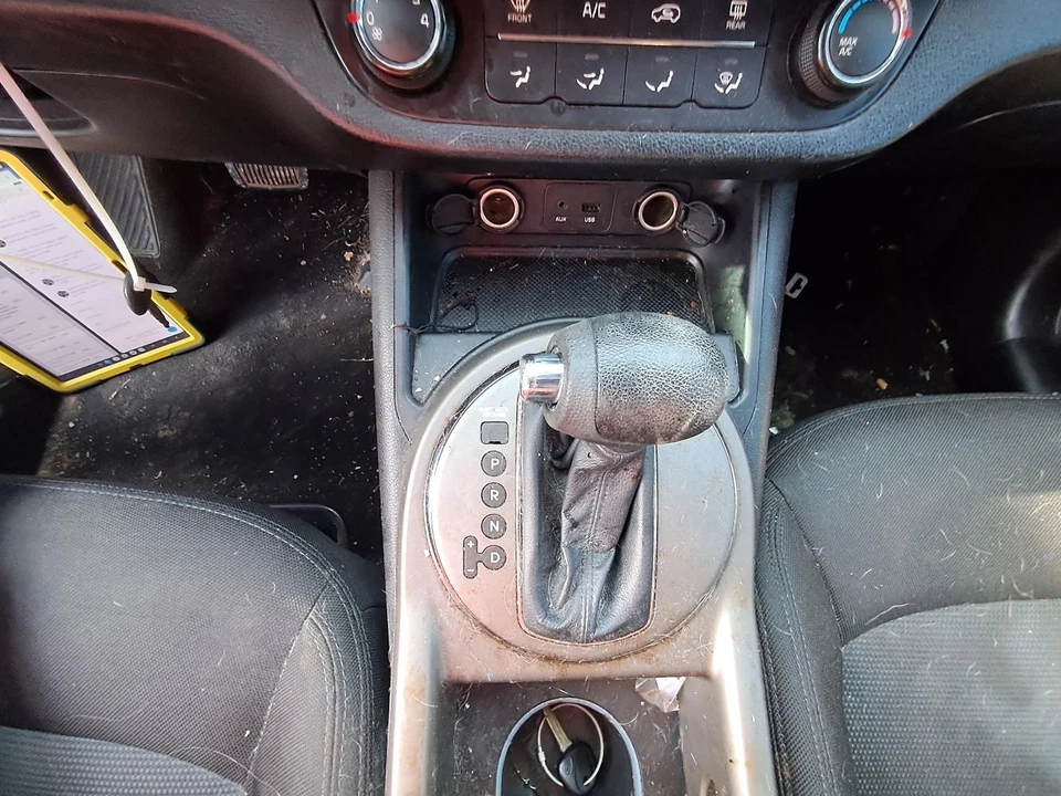 Used Rear Right Door Assembly Rear Side fits: 2014 Kia Sportage w/privacy tint g Foto 3 de 4