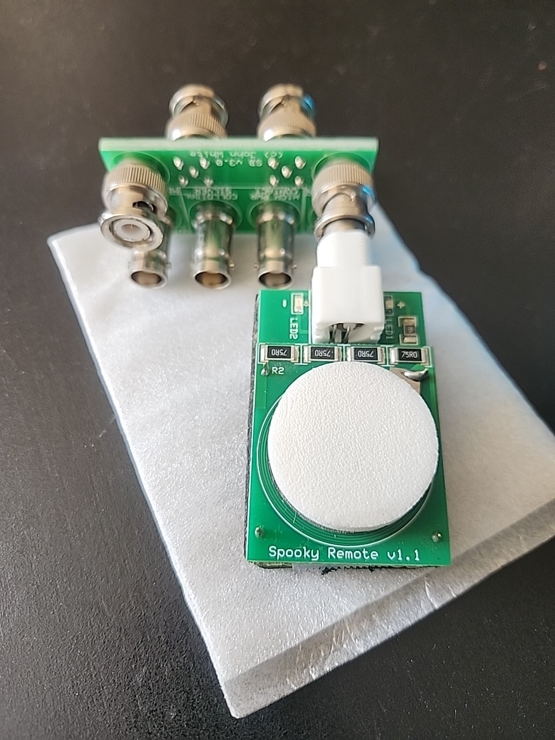 Spooky 2 Rife Machine 2 Channel XM Signal Generator Lot + Boost, Clips, Remote