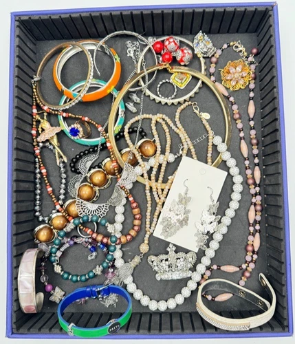 Vtg Large Costume Jewelry Lot Necklaces Bracelets Rings Rhinestone Beaded Mixed