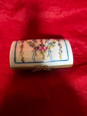 Limoges France Peint Main Stamps Holder Trinket  Box