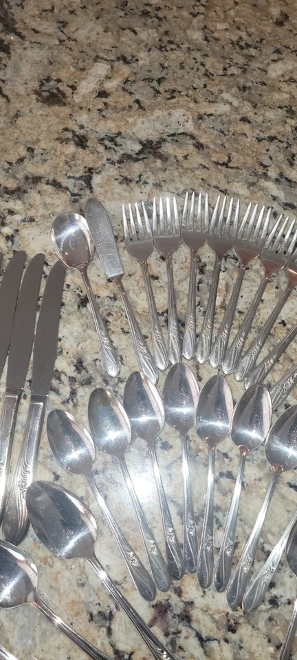  H & T MFG CO ВИНТАЖНЫЙ 1940 ЛУГОВОЙ ЦВЕТОК ПОСЕРЕБРЕННЫЙ набор из 8 столовых приборов - Изображение 4 из 4