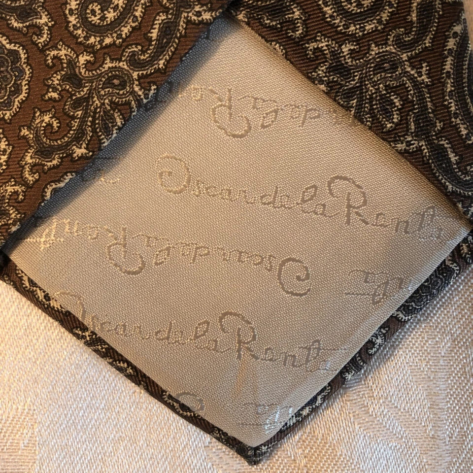 Vintage OSCAR DE LA RENTA COUTURE Brown Paisley Neck Tie 100% Silk 58” Long - Image 2 of 4