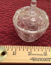 Beautiful Glass Ring/Trinket dish, dish with lid