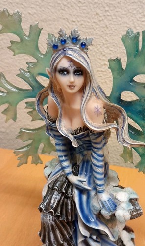 WINTER FAIRY by NEMESIS NOW - SNOWFLAKE WINGS - 20.5CM - Picture 2 of 5