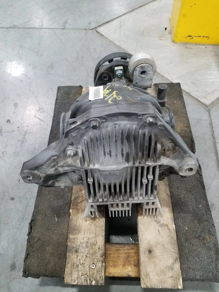 2013 Mercedes Benz AMG E 63 Rear Differential Assembly #2179 B-3 - Image 4 of 4