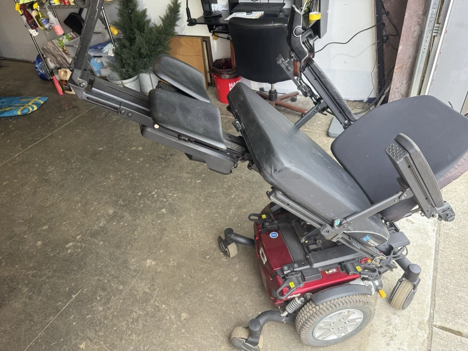 "Silla eléctrica bariátrica Quantum Edge HD 23"" asiento ancho - Pride Mobility -" Foto 2 de 4