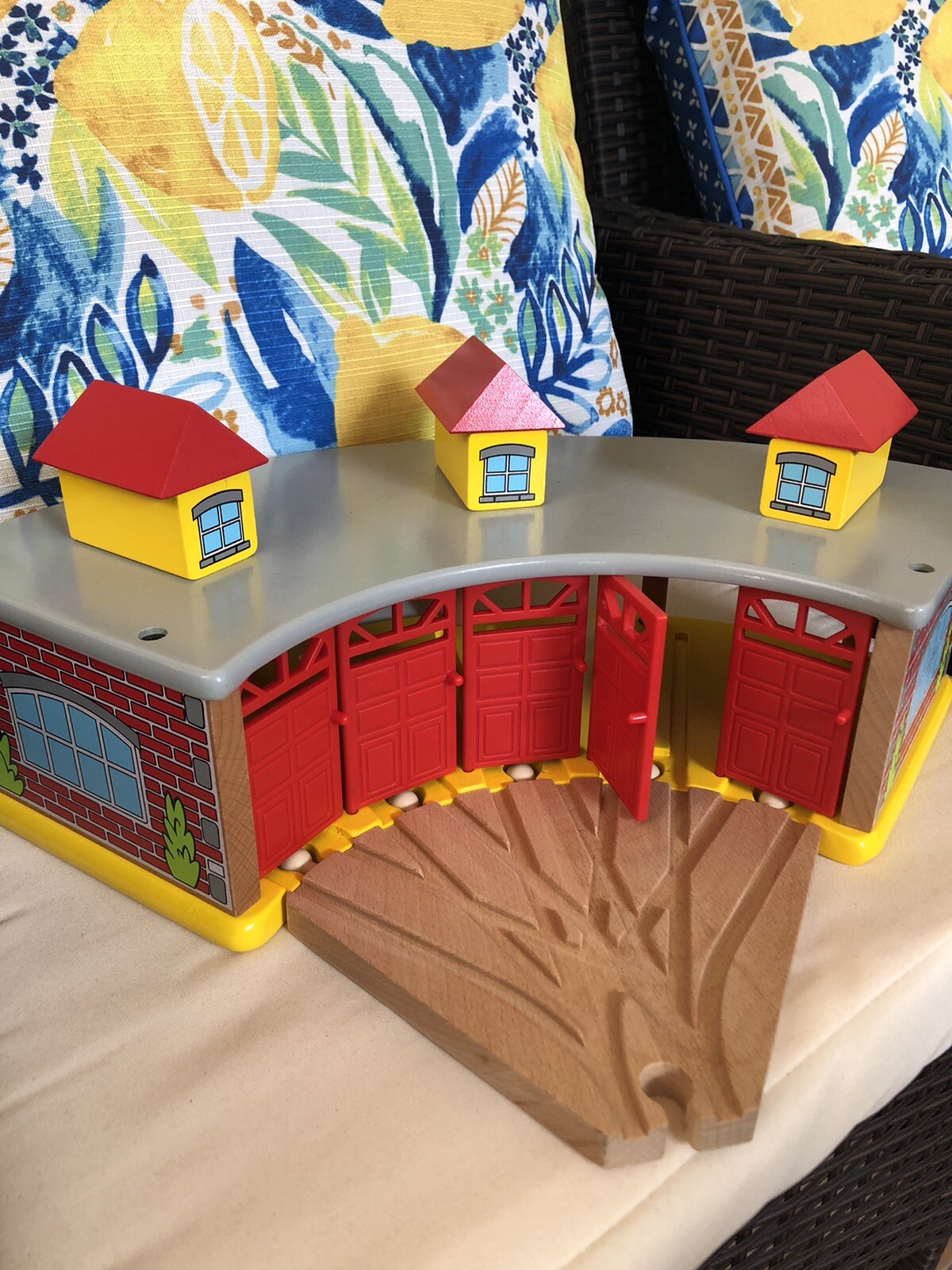 5 way wooden switch track