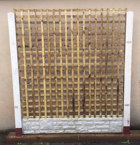 square lattice fence panels