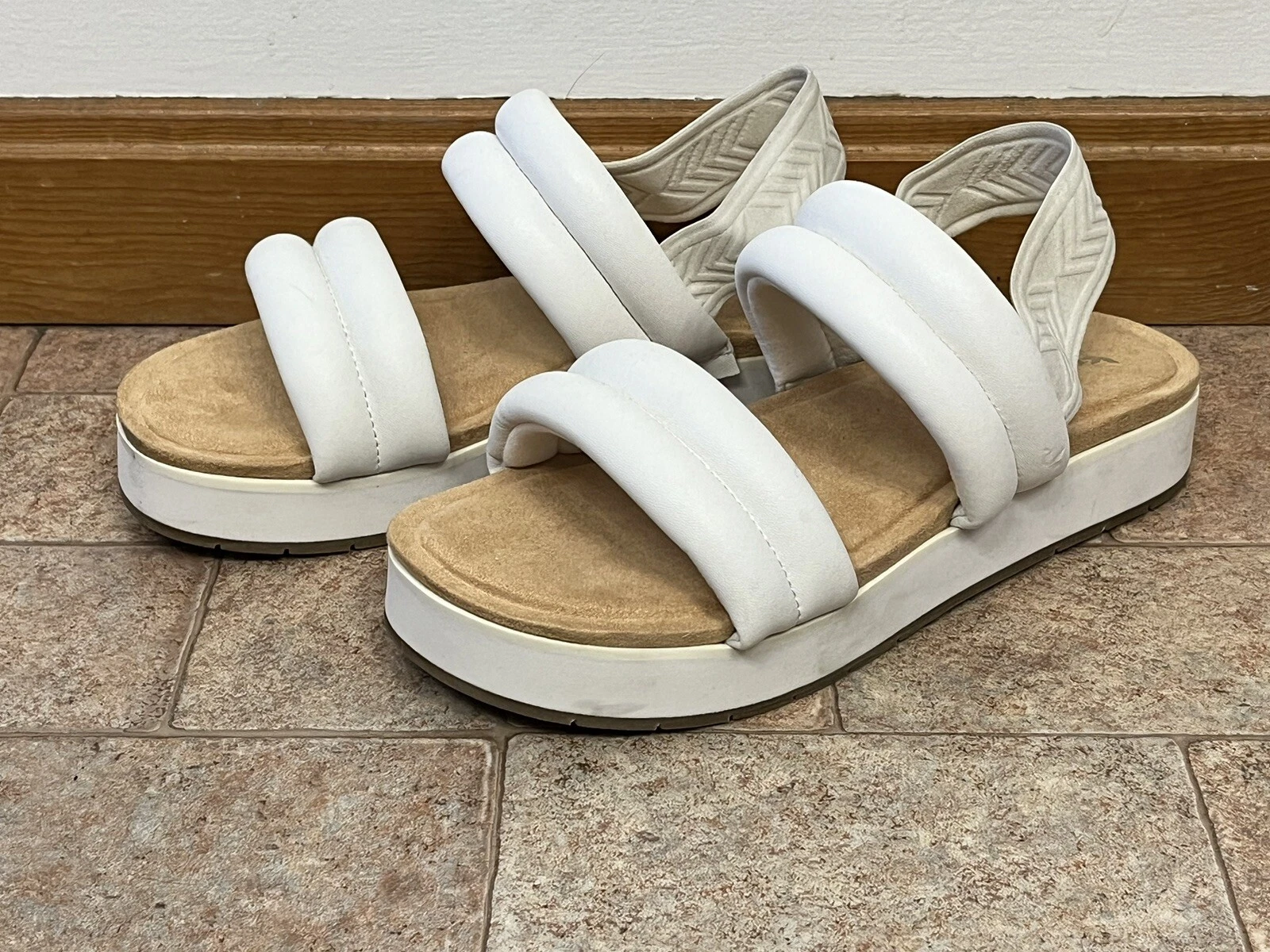 Sandali con plateau Koolaburra by Ugg Anida bianchi doppio cinturino misura 9 5