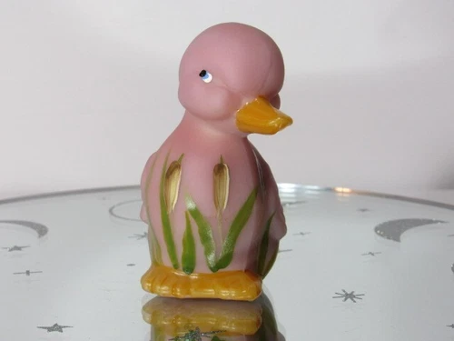 FENTON GLASS GSE PINK SATIN DUCKLING FIGURINE HP CAT OF NINE TAILS