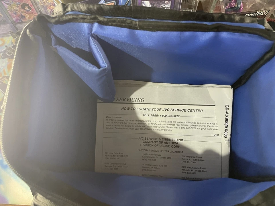 JVC GR-AX900U Compact VHS Video Movie Camcorder Camera- 2 Batteries - Untested - Image 4 of 4