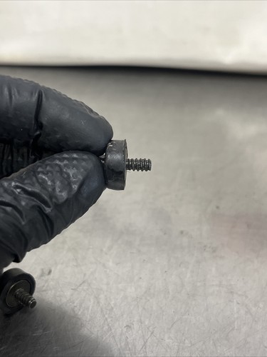 Audi TT Mk1 8n Hutablage Clip - Bild 4 von 5