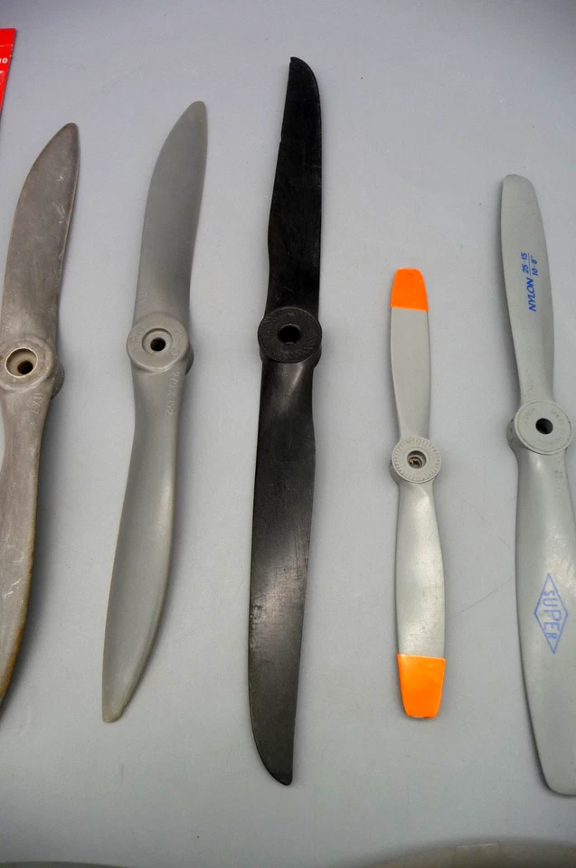 RC Modelflugzeug Propeller 10 Stück gebraucht Ersatzteile 1 x Graupner neu OVP - Bild 3 von 4